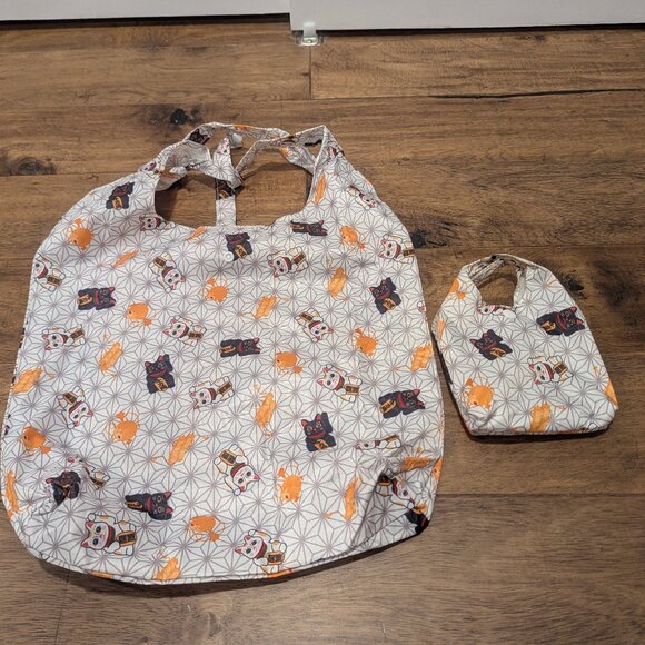 Chinese lucky cat folding tote bag, 14"x14"x4" - Picture 1 of 2
